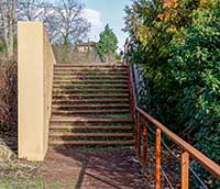 Escaliers (en acier CORTEN) au Jardin secret de Saint Rambert L’Île Barbe Lyon 9ème