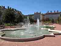 Fontaine restaurée place Bellecour Lyon 2ème