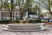 Fontaine Place Bénédict Teissier (Eau de ville recyclée) 1980 Lyon 5ème