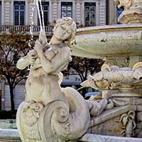 Fontaine place des Jacobins - La fontaine fut réalisée en décembre 1885 par Gaspard André (1840-1896)