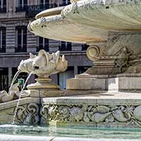 Fontaine place des Jacobins - La fontaine fut réalisée en décembre 1885 par Gaspard André (1840-1896)