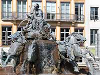 Fontaine Bartholdi par Frédéric Auguste Bartholdi (1834-1904) Place des Terraux à Lyon