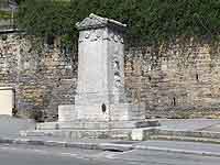 Fontaine du Trion ou Pompe des Farges Lyon 5ème (1836)