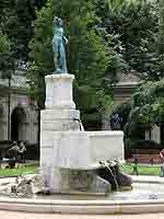 Fontaine du jardin du Palais Saint-Pierre