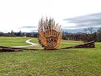 Sculpture "Solèy Bwa" par Marc Averly (2021)- Pelouse du Domaine et Château de Lacroix Laval à Marcy l’Etoile