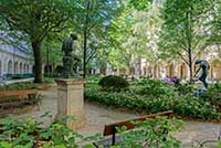 Square du Palais Saint-Pierre