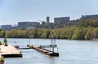 Quartier de La Duchère vu du bord de Saône à Caluire