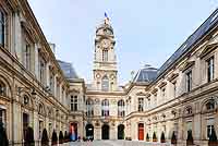 Cour et Beffroi de l’Hôtel de Ville