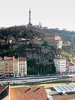 Place de l’Homme de la Roche, Au dessus: Soeurs Notre Dame des Missions et Fourvière Lyon 5ème