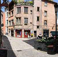 Place de la Trinité  et Rue Tramassac Lyon 5ème 