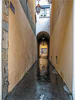 Passage de l’Abbaye de la Deserte (entre les Halles de la Martinière et la place Sathonay) Lyon 1er