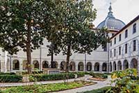 Grand Cloitre de l’Hotel Dieu au Nord