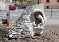 Officiellement sans titre, nom d’usage :"L’ Oreille Absolue" par Tanguy (1991) rue Tabareau Lyon 4ème