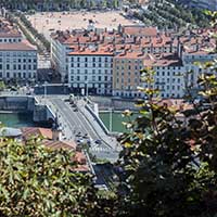 Place Bellecour et Pont Bonaparte sur la Saône Lyon 2ème