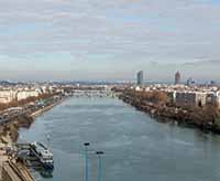 Le Rhône entre le Pont Pasteur et le Pont Galliéni - Quai Perrache Lyon 2ème et Avenue Leclerc Lyon 7ème