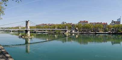 Quai du Général Sarrail entre la Passerelle du Collège et le pont Lafayette 