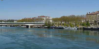 Quai du Général Sarail du Pont Morand à la Passerelle du Collège 