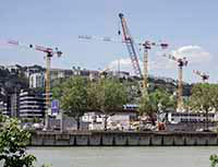 Plantation de grues près du Quai Perrache entre le Pont Galliéni et le Pont Pasteur