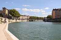 Nouveau Quai Saint Vincent vers la passerelle Saint Vincent Lyon 1er