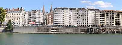 Quai de La Pêcherie et Quai Saint Antoine entre le Pont La Feuillée et le Pont Maréchal Juin (avant 2022 - Démolition Parking et rampe)