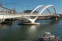 Pont Raymond Barre en aval du Pont Pasteur sur le Rhône