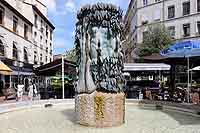 Fontaine "Le Buisson Ardent" de Geneviève Böhmer, Place Eugène Varlin, Face à la Bourse du Travail  Lyon 3