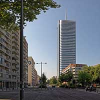 Tour Incity à la Part-Dieu depuis la rue Garibaldi Lyon 3