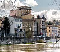 Chateau de Cuire vu de l’Île Barbe