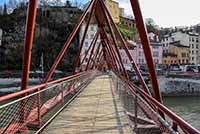 Passerelle de l’Homme de la Roche sur la Saône du quai Saint Vincent au Quai Pierre Scize