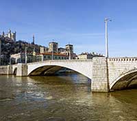 Pont Bonaparte sur la Saône (inauguré en 1950)