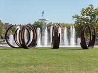 Bernar Venet (1941-) Arcs in Disorder: 5 Arcs x 5, 2003-2008 - Acier Corten (Rétrospective 2019-1959 (21/09/2018-06/01/2019))- Place Antonin Poncet