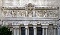 Joseph Belloni - (1959) L’Espérance : reliefs d’Esther (gauche) et Judith (droite) Fresque Nord-Centre - Détail de la façade de la Basilique de Fourvière Lyon 5ème