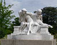 "Le Secret" (R. Béclu, sculpteur. 1913)  Parc de la tête d’or,Lyon 6ème