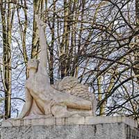 "L’Athlète Victorieux" par Alexandre Maspoli (1875-1943) sculpteur français et athlète(champion du monde d’haltérophilie)-Vélodrome Georges Preveral Parc de la Tête d’or