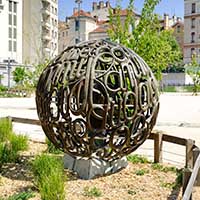 Geneviève Böhmer, La Fanny de Lyon, 1987, Square angle rue Chazière et Boulevard de la Croix-Rousse, Lyon 4ème, Clos Jouve