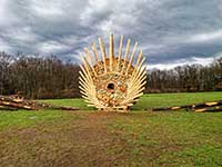 Sculpture "Solèy Bwa" par Marc Averly (2021)- Pelouse du Domaine et Château de Lacroix Laval à Marcy l’Etoile