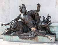 Socle de la Statue de Louis XIV (1638-1715) - "Le Rhône" (les frères Coustou 1720) (Démonté en 2021) Place Bellecour Lyon 2ème