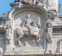 Beffroi Hôtel de Ville Lyon 1er - Sur le fronton,Henri IV (1829) par Jean-François Legendre-Héral (1796-1851)