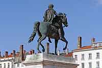 Louis XIV Roi de France (1638-1715) par Lemot, Le Rhône sur le piédestal par les frères Coustou, Place Bellecour Lyon 2ème