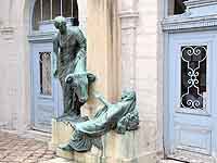 Monument à Saturnin Arloing (1846-1911) par Paul Richer (1923) (Hommage de la médecine à la science vétérinaire)  CNSM, 3 Quai Chauveau Lyon 9ème