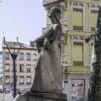 "Souvenir,Unité,Paix" (1960) par Georges Salendre (1890-1985) Place Dumas de Loire Vaise Lyon 9ème