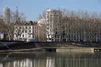 "Immeuble Cateland" (1876 - 1948) construit en 1911, au 24 Quai Jaÿr  Premier Immeuble d’habitation de Lyon en béton armé Vaise Lyon 9ème